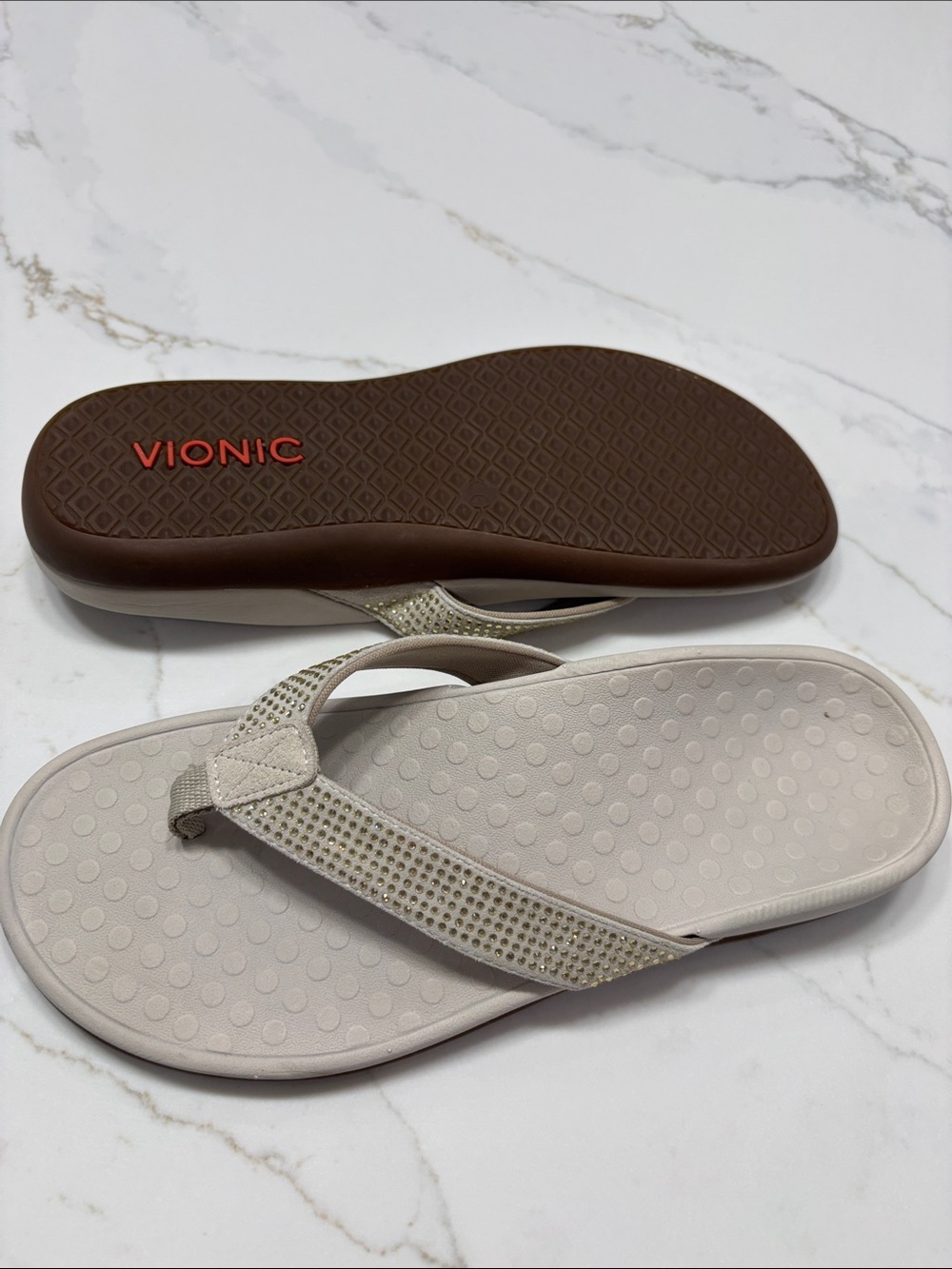 Vionic Women's Tan and Brown Rhinestone Thong Sandals